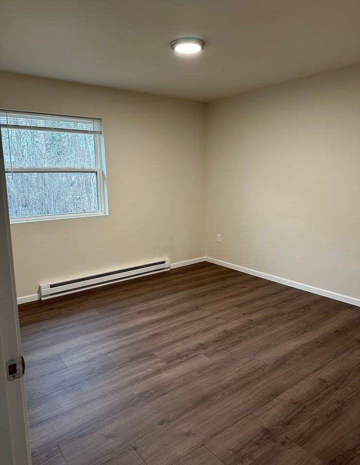 1613 3rd St N - Photo 3 of 5