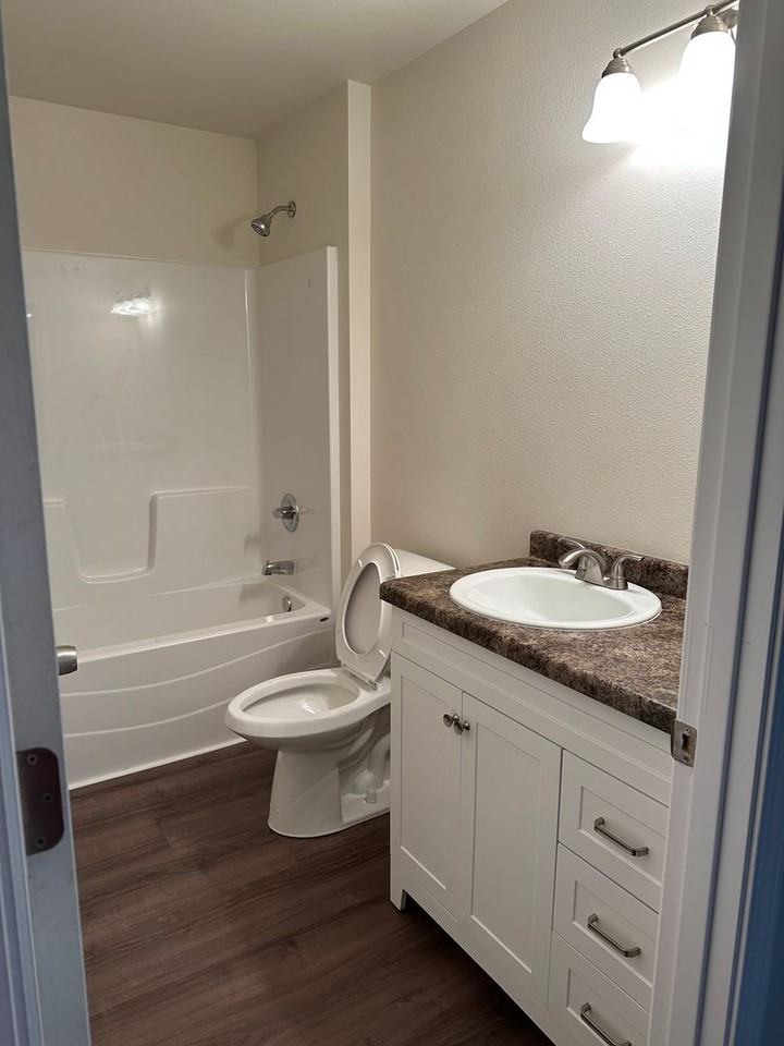 1613 3rd St N - Photo 4 of 5