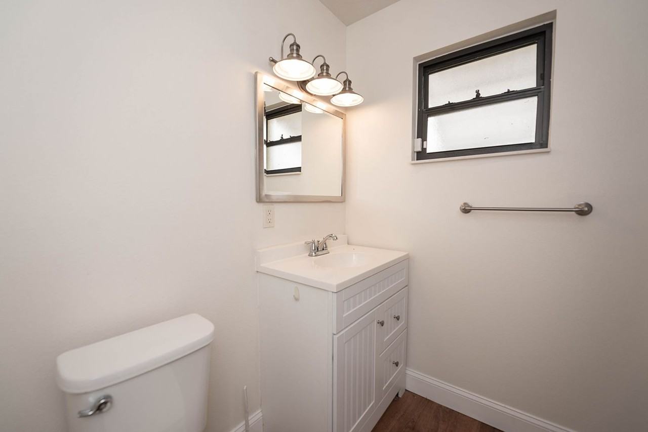 2934 Matthew Dr - Photo 3 of 47