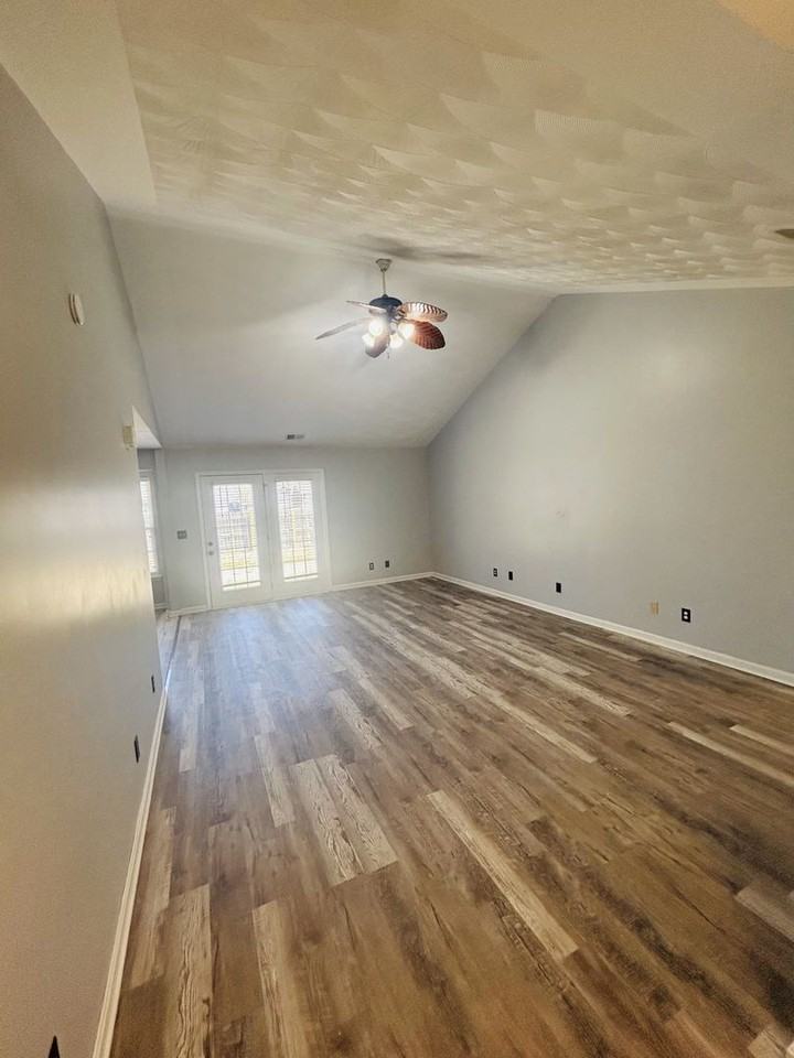 244 Clover Cove Dr - Photo 2 of 20