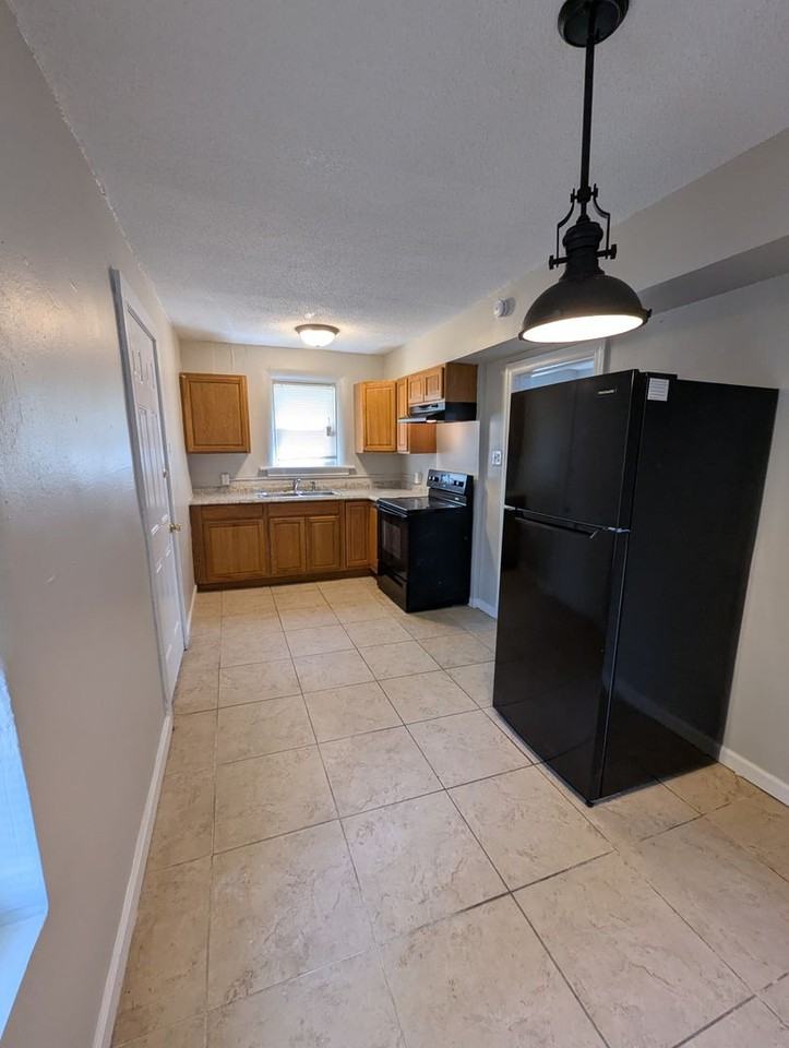 6903 Edison Ave - Photo 2 of 11