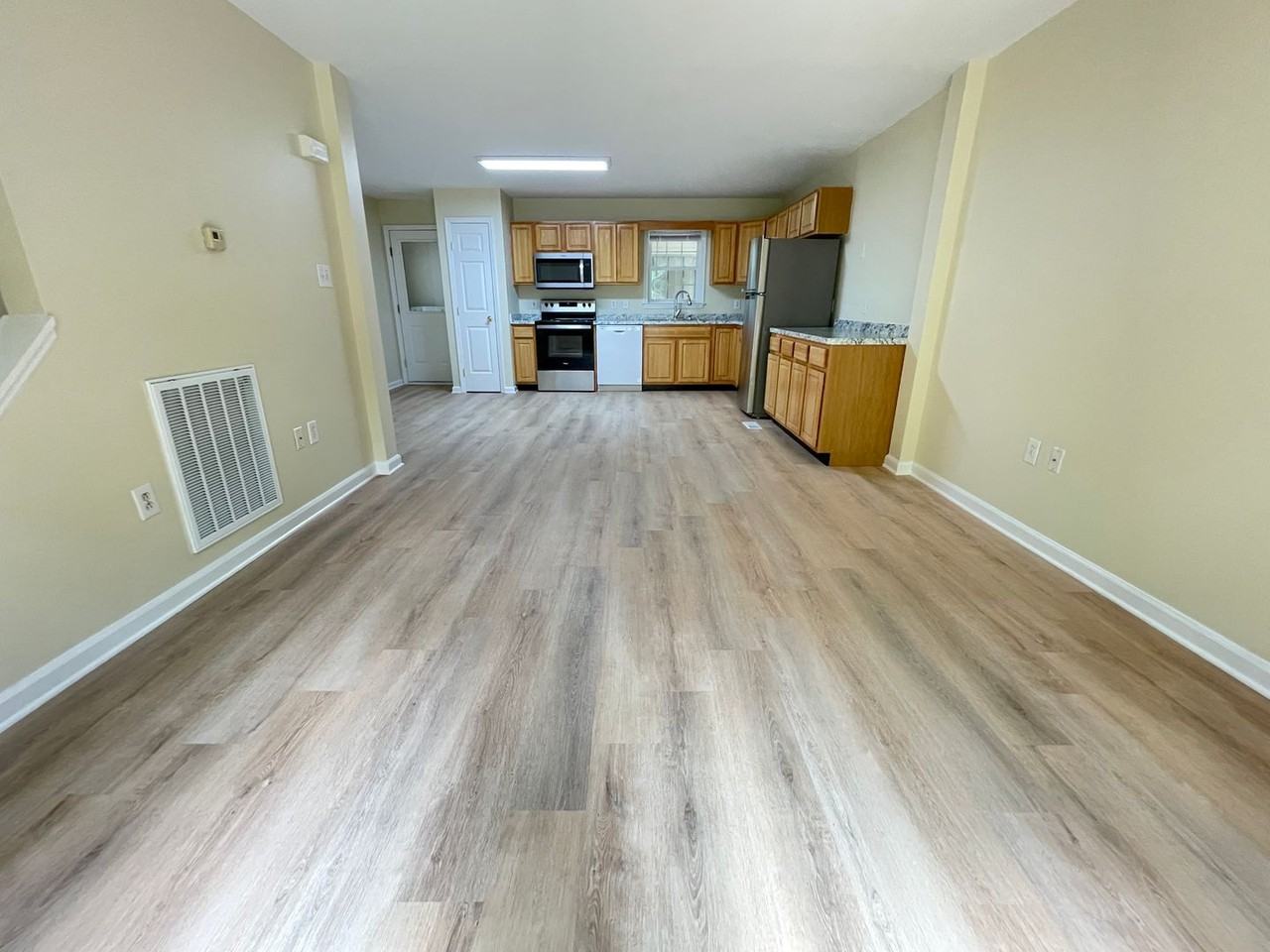 907 N Greensboro St Apt B - Photo 5 of 50