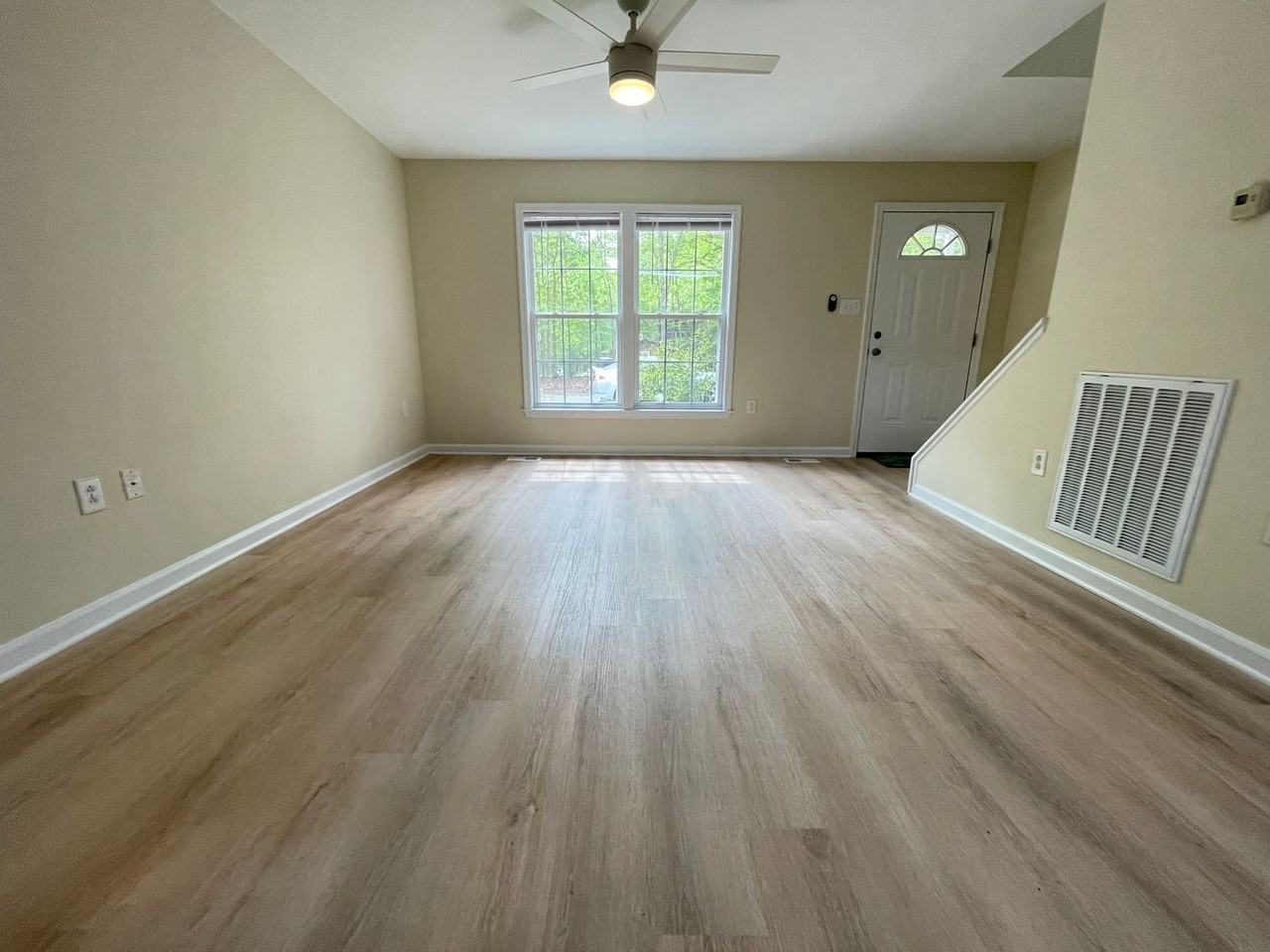 907 N Greensboro St Apt B - Photo 7 of 50
