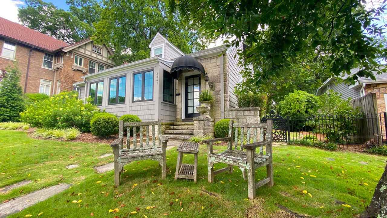 3841 Glenwood Ave - Photo 2 of 34