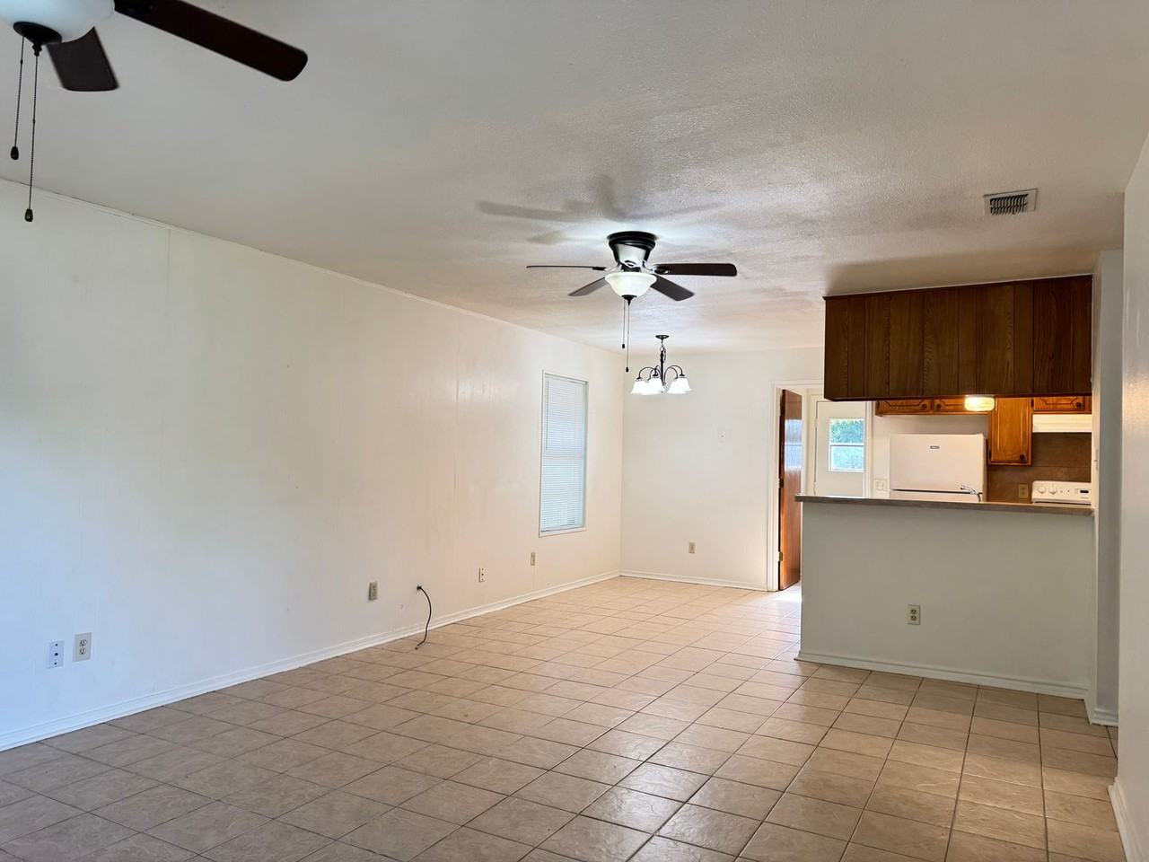16048 Shoshone Dr - Photo 4 of 21