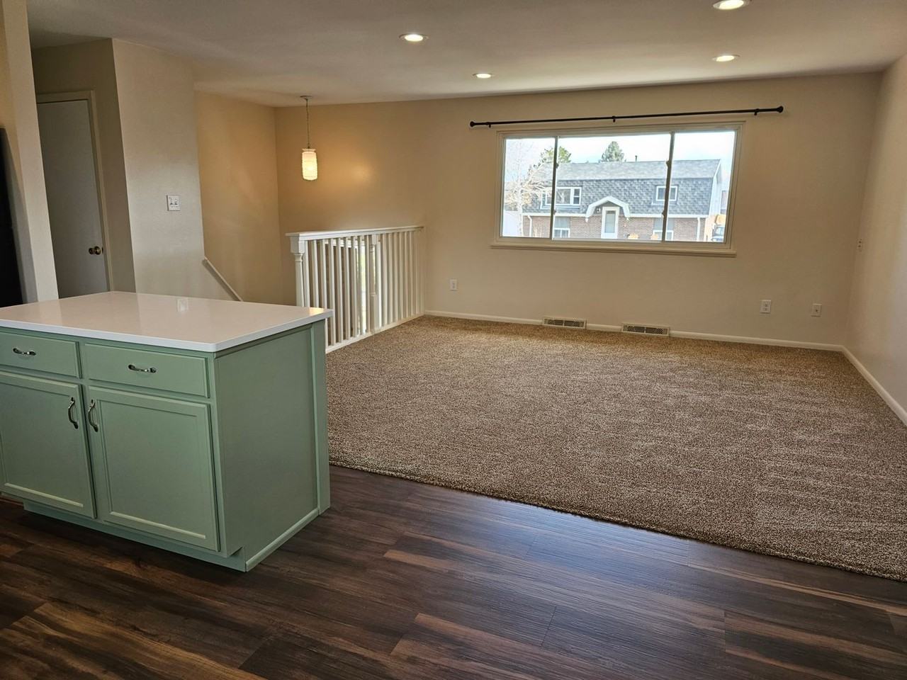 905 New Bedford Dr - Photo 2 of 25