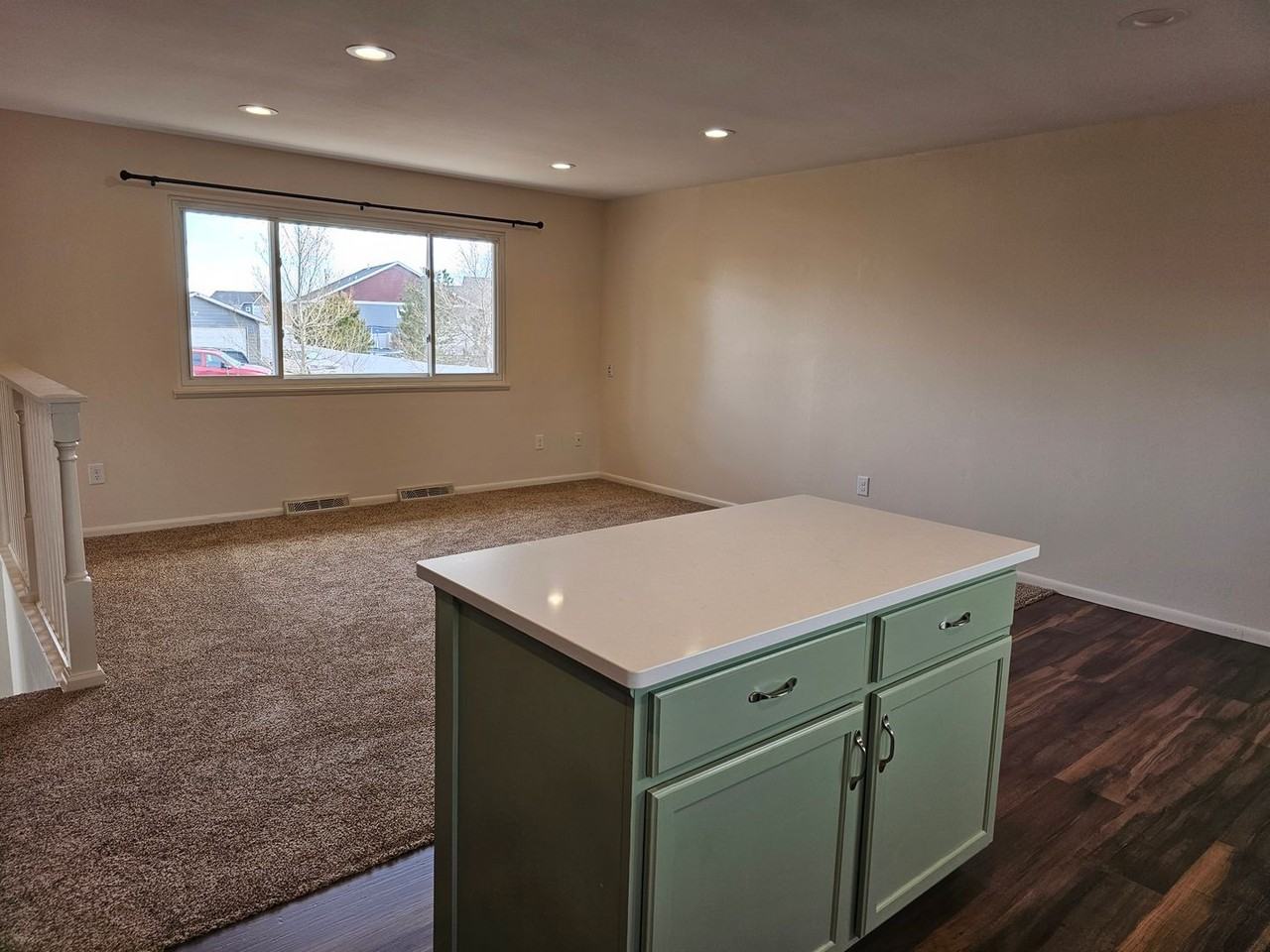 905 New Bedford Dr - Photo 3 of 25