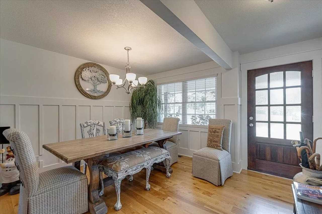 202 Dockery Ln Se - Photo 4 of 13