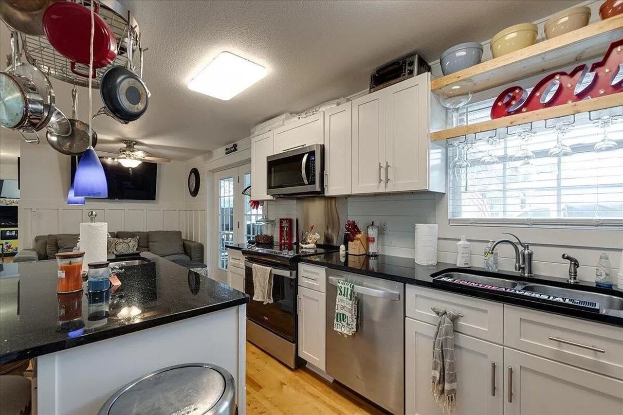 202 Dockery Ln Se - Photo 6 of 13