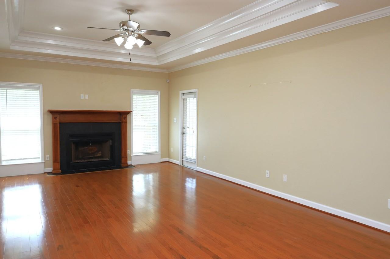 4026 Applecross Rd - Photo 4 of 16