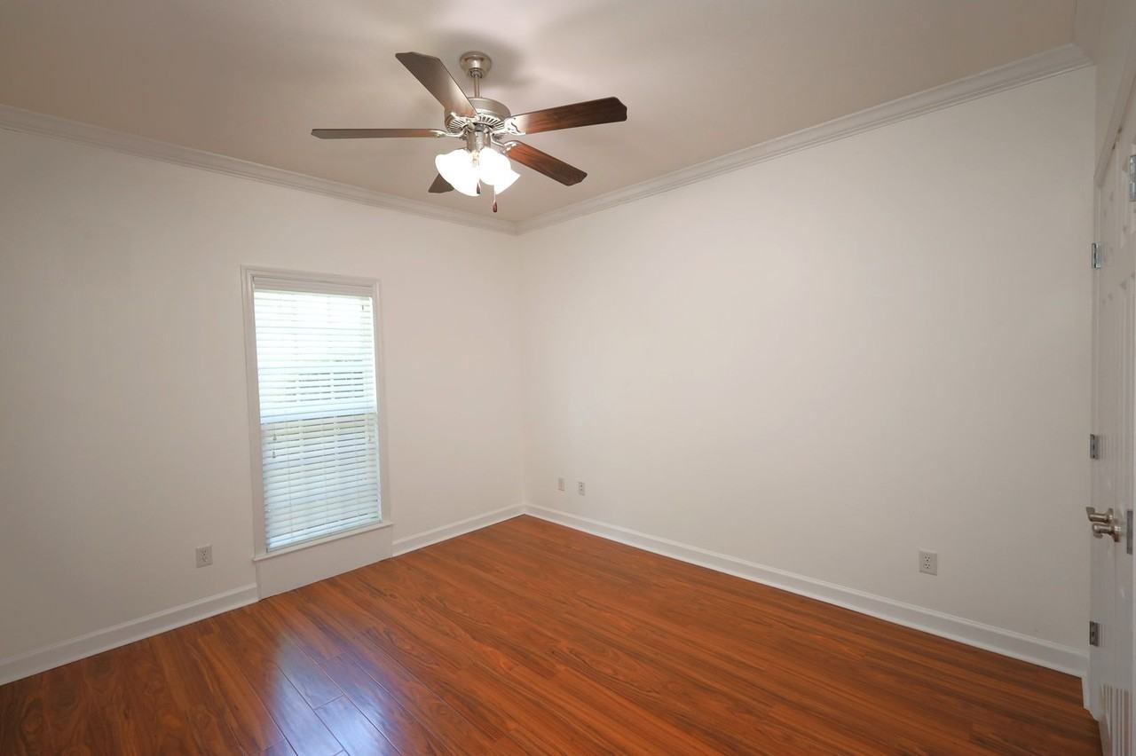 4026 Applecross Rd - Photo 5 of 16