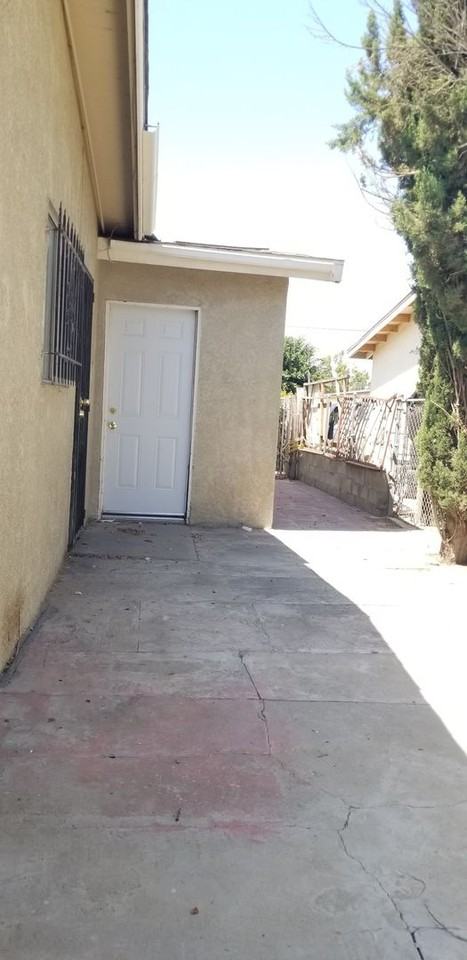 307 Buckley Ave - Photo 3 of 11