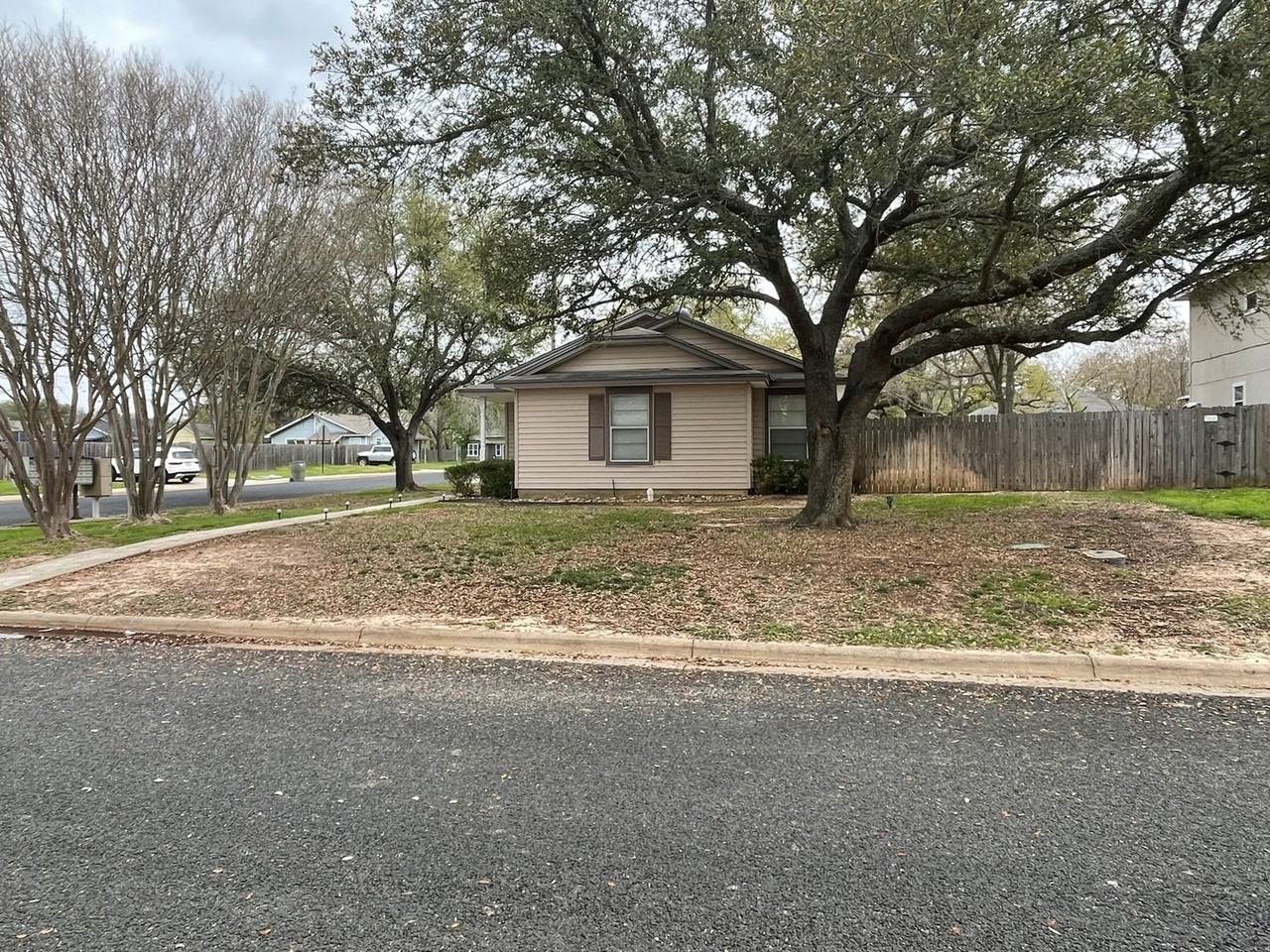 3320 Judythe Ct - Photo 2 of 16