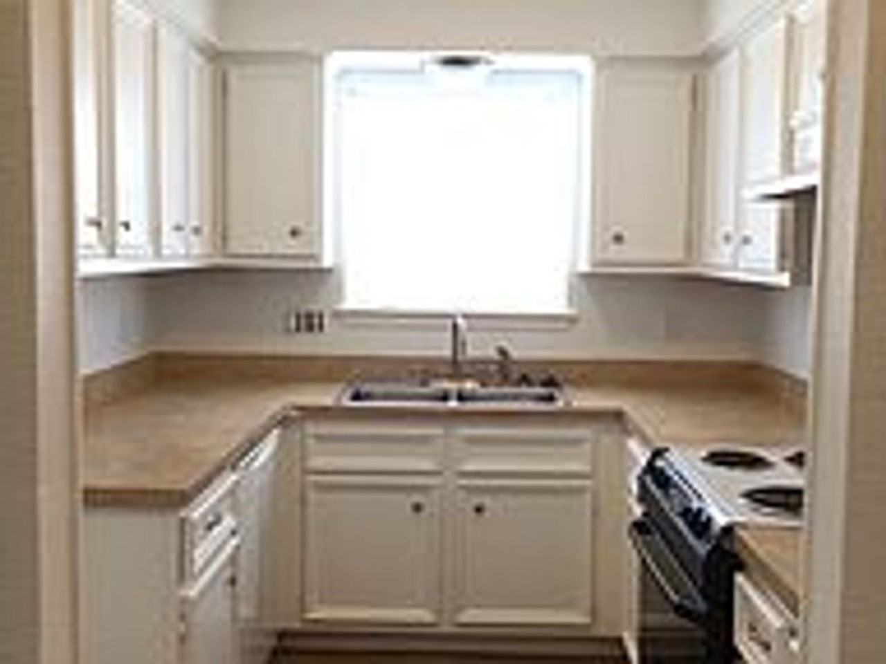 3320 Judythe Ct - Photo 3 of 16