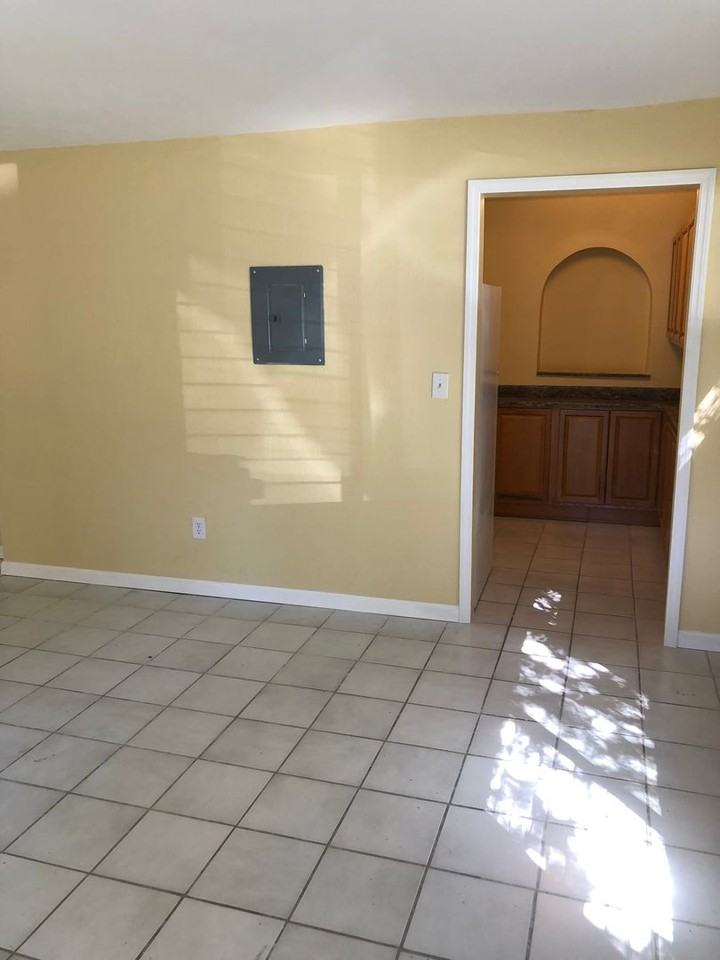 1030 Nw 55th St - Photo 3 of 21