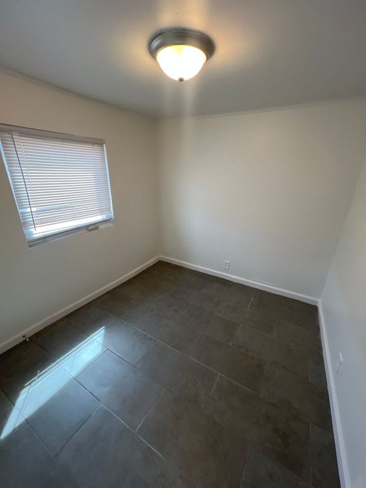 1216 High St Se #C - Photo 4 of 10