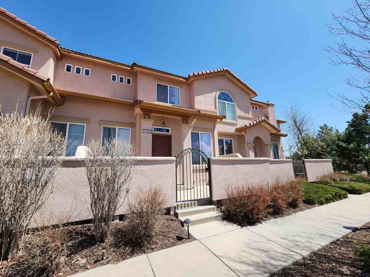 7022 Sand Crest View - Photo 2 of 19