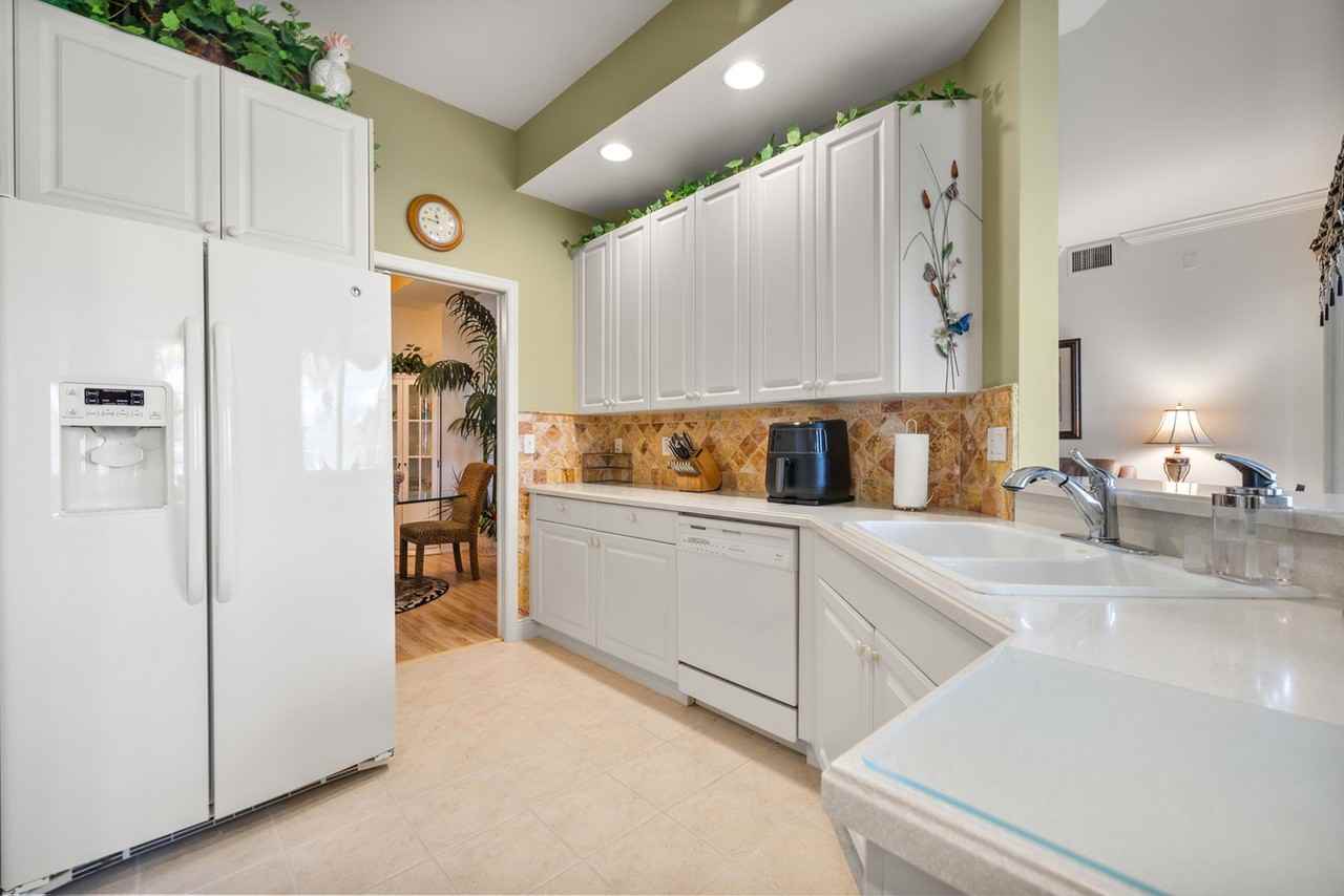 5110 W Hyde Park Ct - Photo 6 of 50
