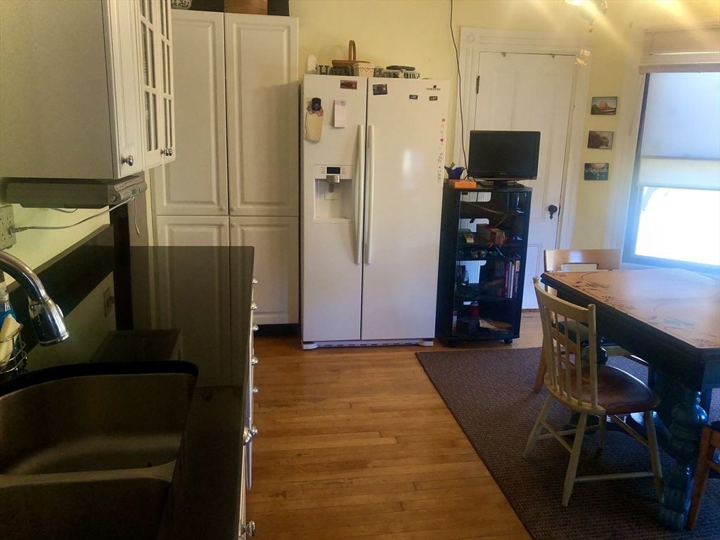 25 Harley St #2 - Photo 2 of 10