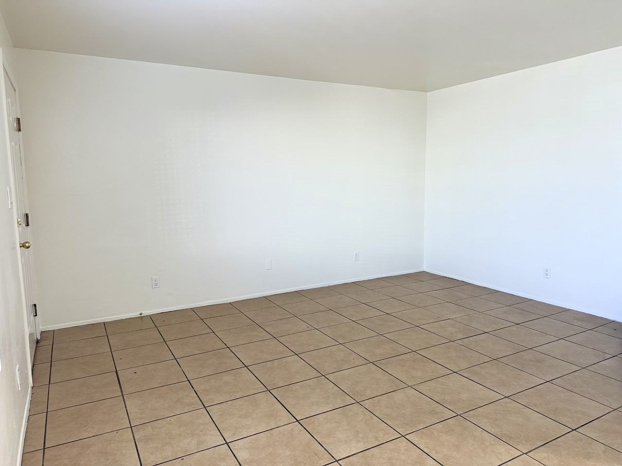 1495 Alamitos Ave #A - Photo 2 of 9
