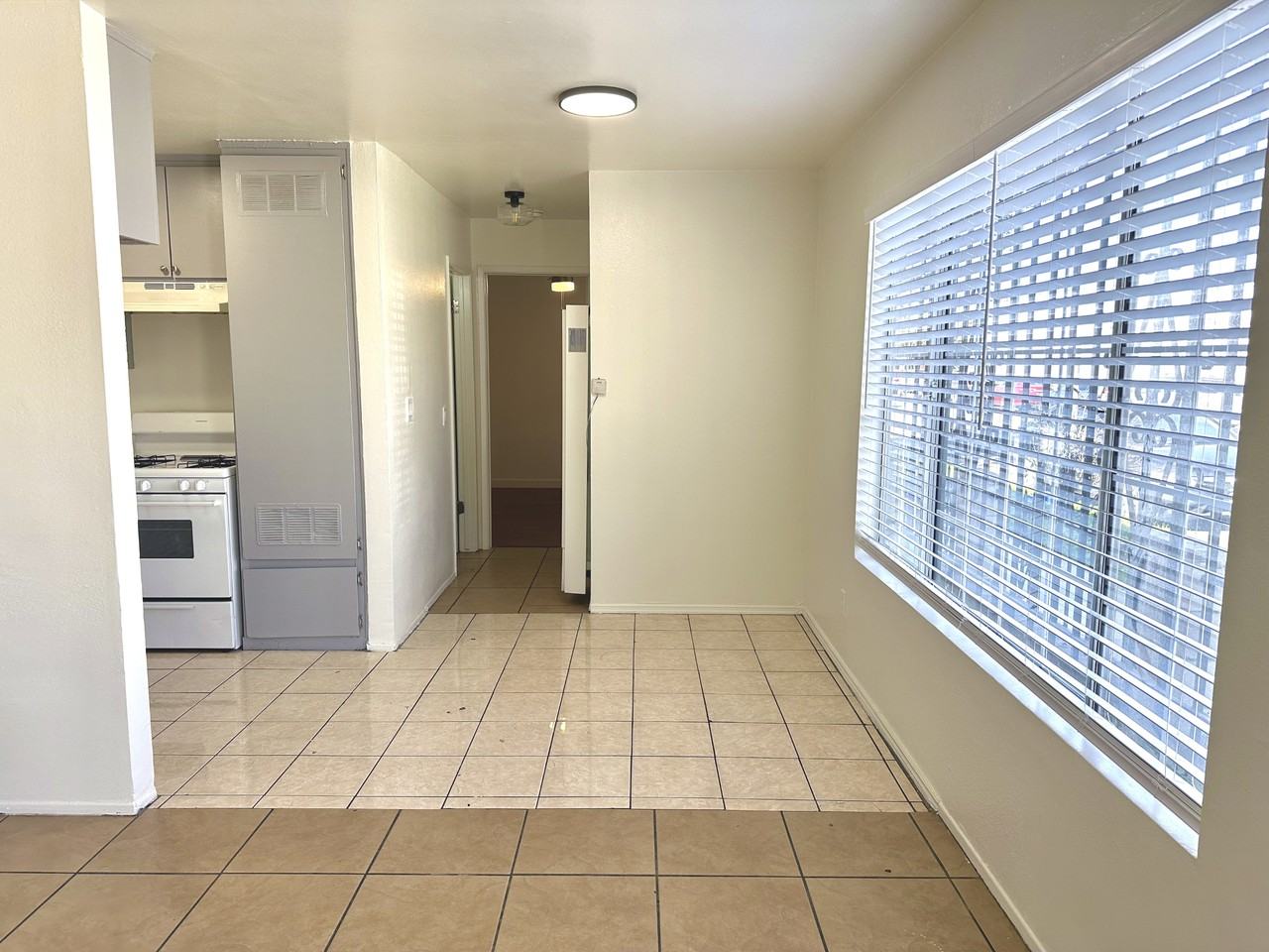 1495 Alamitos Ave #A - Photo 4 of 9