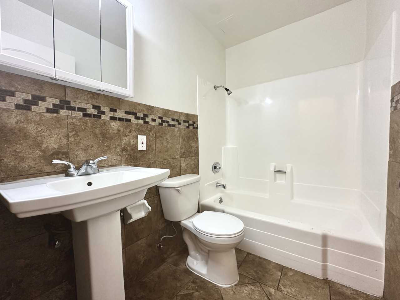 1495 Alamitos Ave #A - Photo 6 of 9