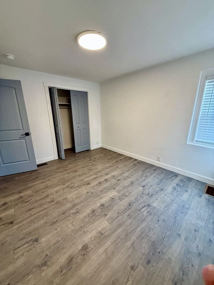 325 N 10th St #A - Photo 7 of 17