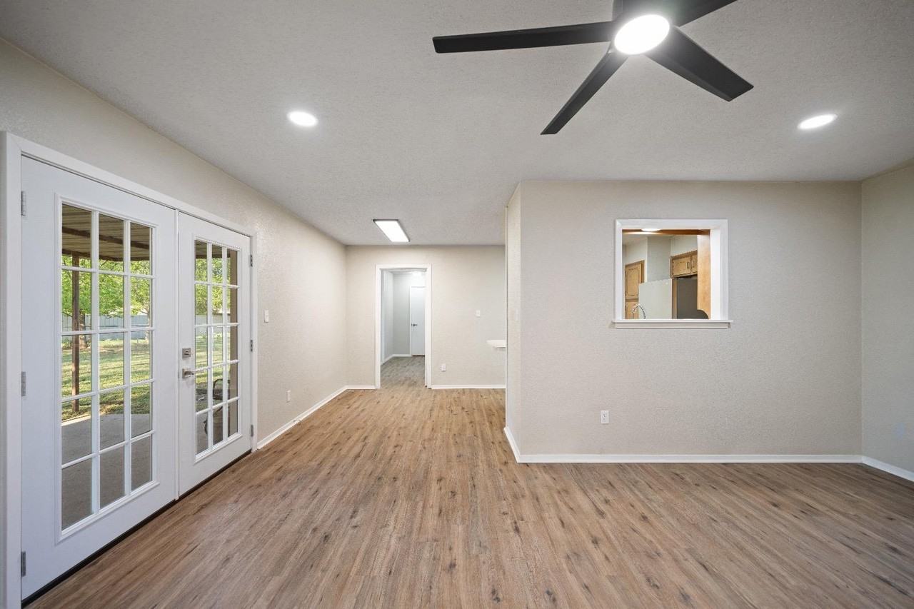 2100 Se 9th St #NA - Photo 3 of 13