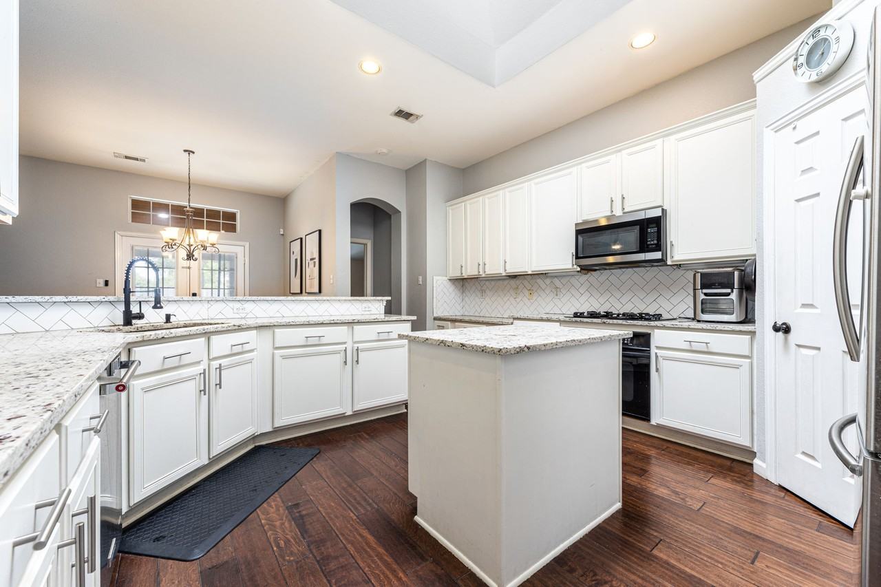 608 Laura Ln #NA - Photo 4 of 21