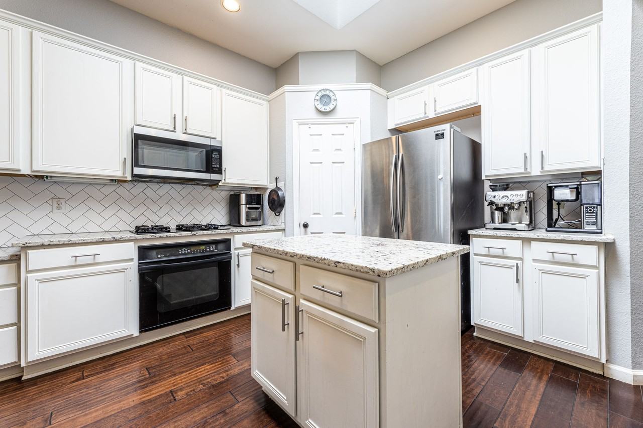 608 Laura Ln #NA - Photo 5 of 21