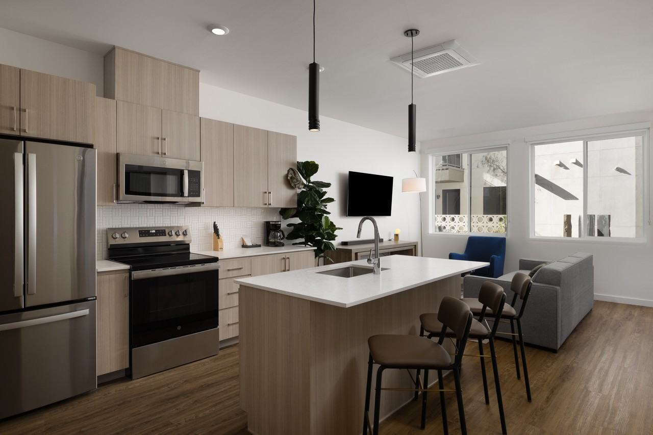 Alloy Midtown - Photo 6 of 50