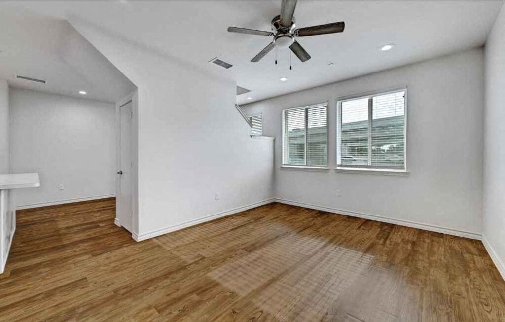 Towne Oaks - Photo 2 of 12