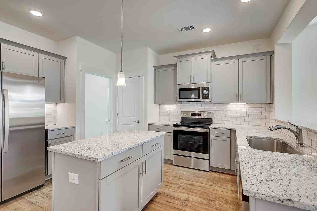 Simmons Ridge - Photo 4 of 20