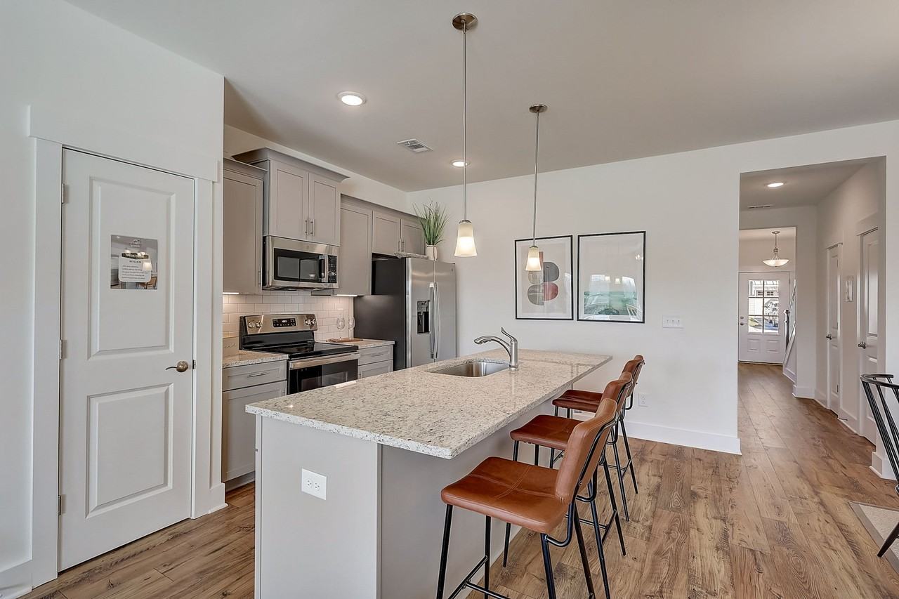 Simmons Ridge - Photo 6 of 20