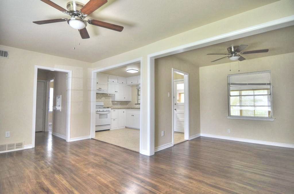 11015 Visalia Dr - Photo 3 of 12