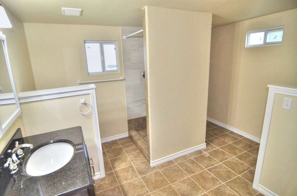 11015 Visalia Dr - Photo 4 of 12