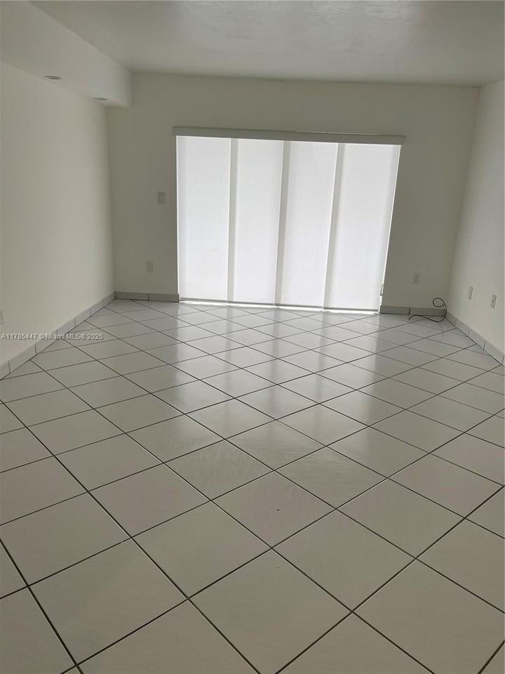 5201 Nw 7th St - Photo 2 of 20