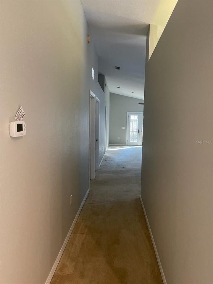 3906 Ne 22nd St - Photo 6 of 17