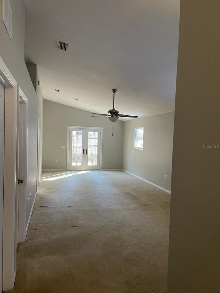 3906 Ne 22nd St - Photo 7 of 17