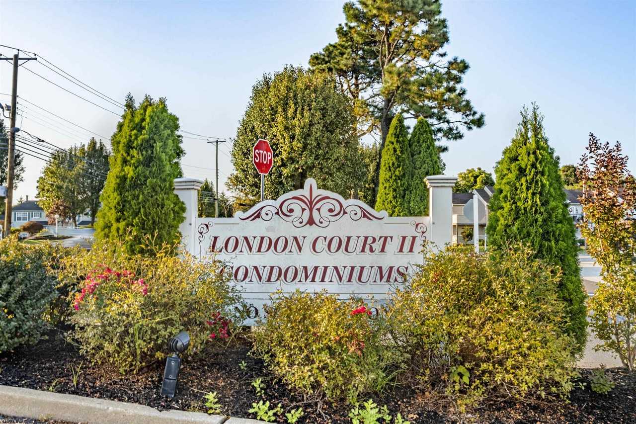 403 London Court - Photo 2 of 18