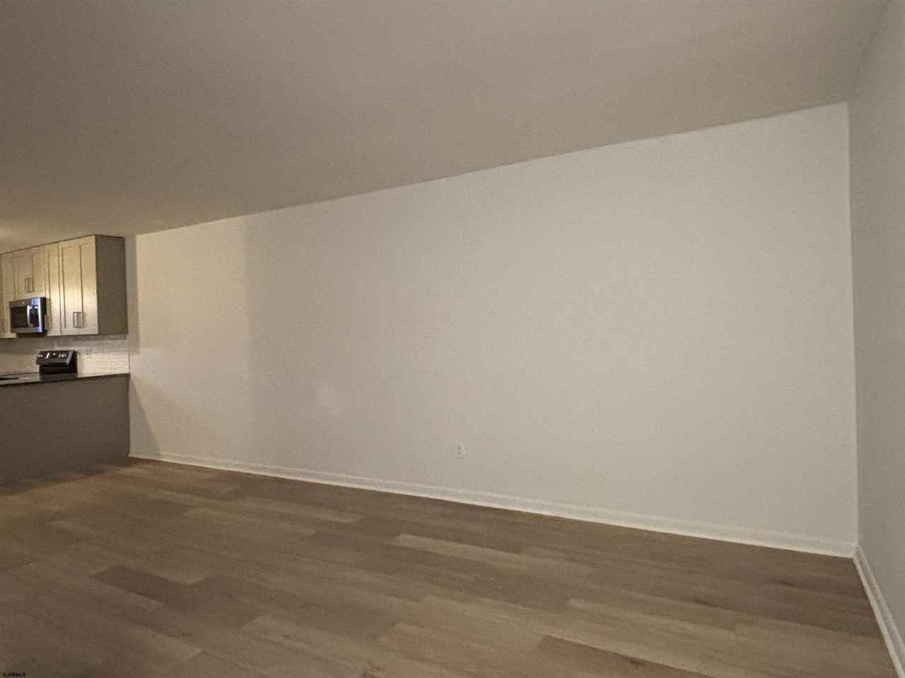 403 London Court - Photo 4 of 18