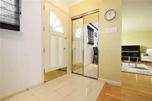 1585 Digby St - Photo 2 of 20