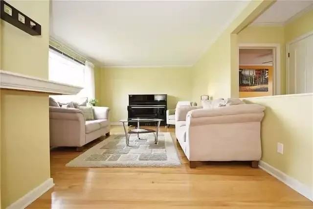 1585 Digby St - Photo 3 of 20