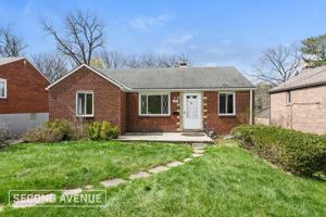 featured image of 220 Briarwood Dr