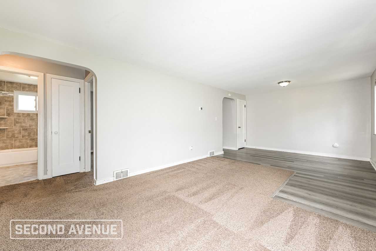 220 Briarwood Dr - Photo 5 of 28