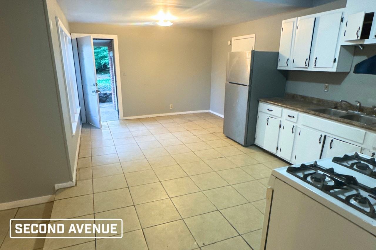 3030 Mccool Ave - Photo 2 of 9