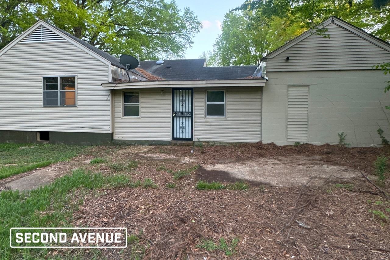 3030 Mccool Ave - Photo 6 of 9