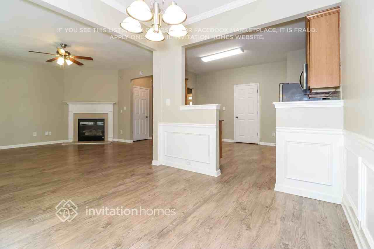 202 Ledgewood Mill Way - Photo 6 of 17