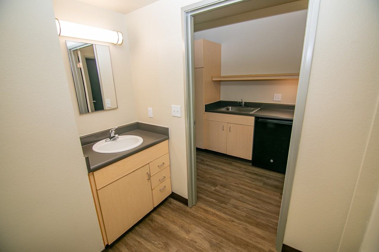 Island Village Apartments - Photo 6 of 23