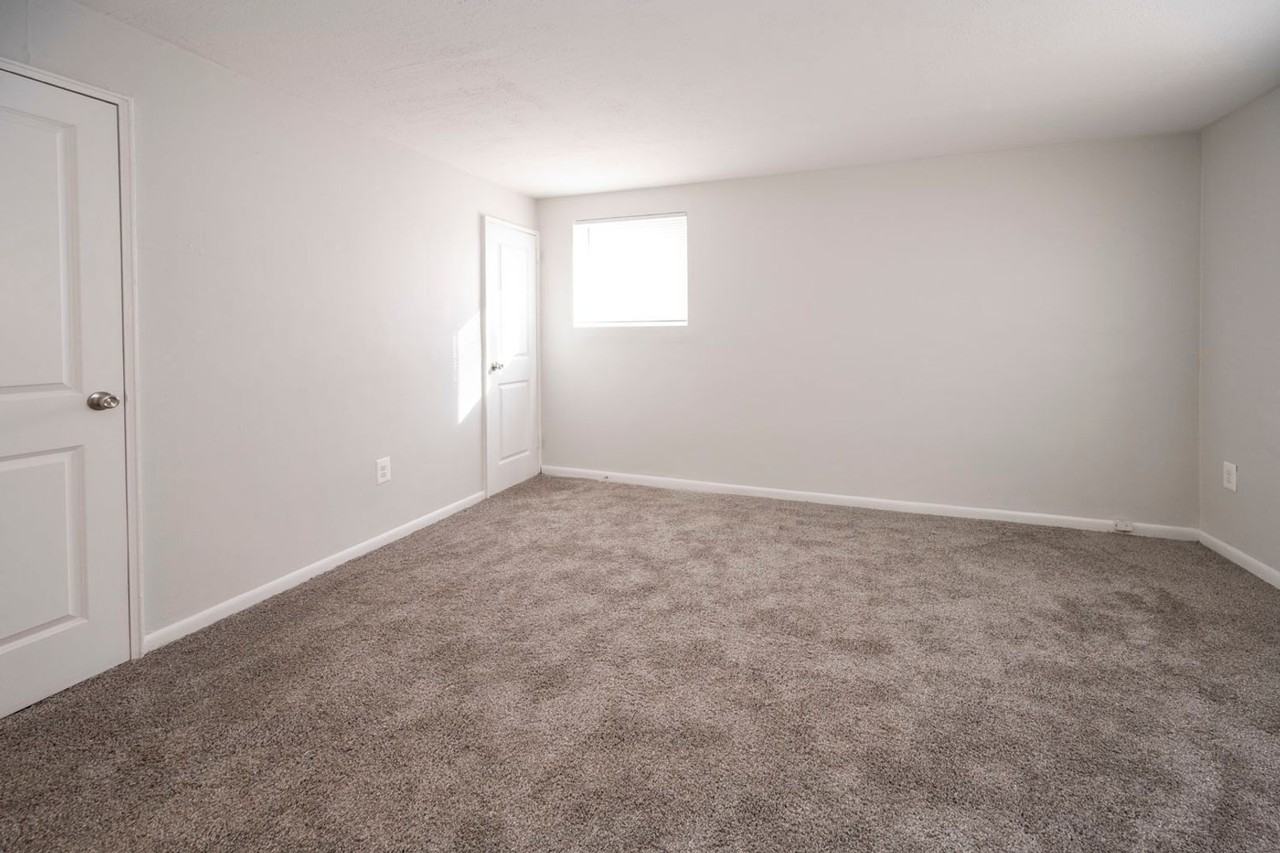 Sandalwood Apartments - Photo 4 of 14